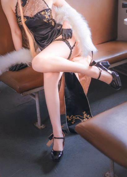 张大嘴巴吃东西的图片_蓝光高清视频观看